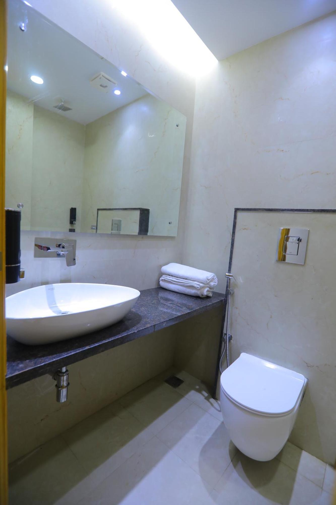 Hotel Glitz - Walk In From New Delhi Railway Station エクステリア 写真