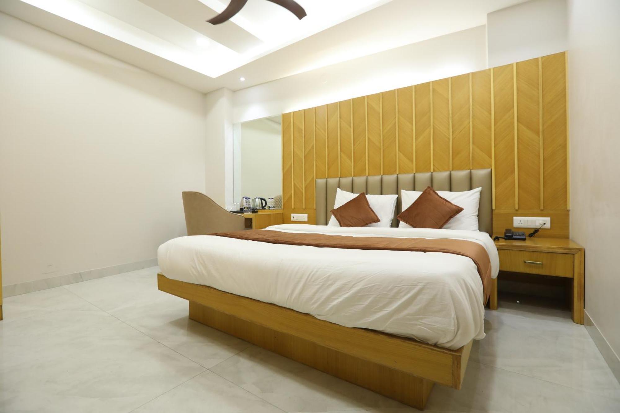 Hotel Glitz - Walk In From New Delhi Railway Station エクステリア 写真